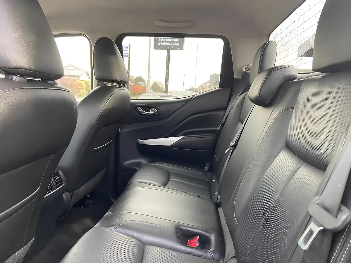 Used 2020 Nissan Navara Tekna Black - Interior and Exterior details 20