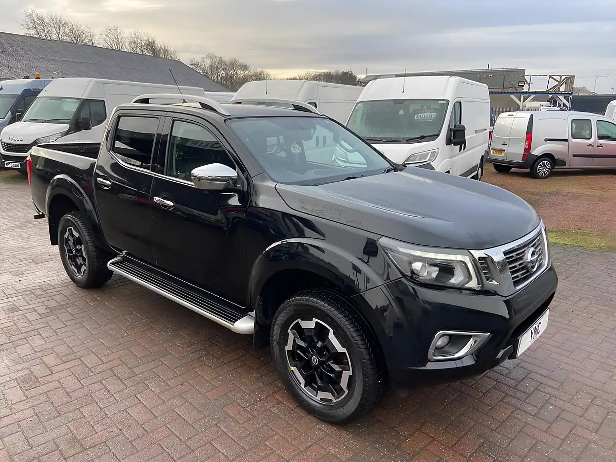 Used 2020 Nissan Navara Tekna Black - Interior and Exterior details 6