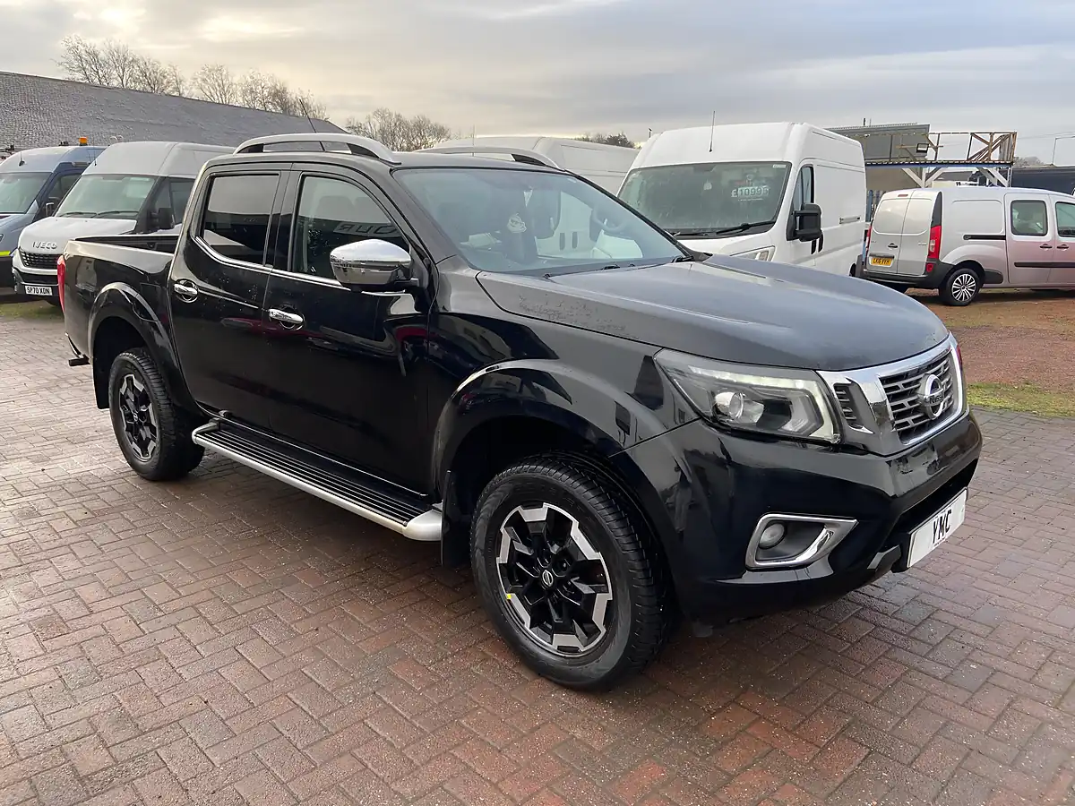Used 2020 Nissan Navara Tekna Black - Interior and Exterior details 7
