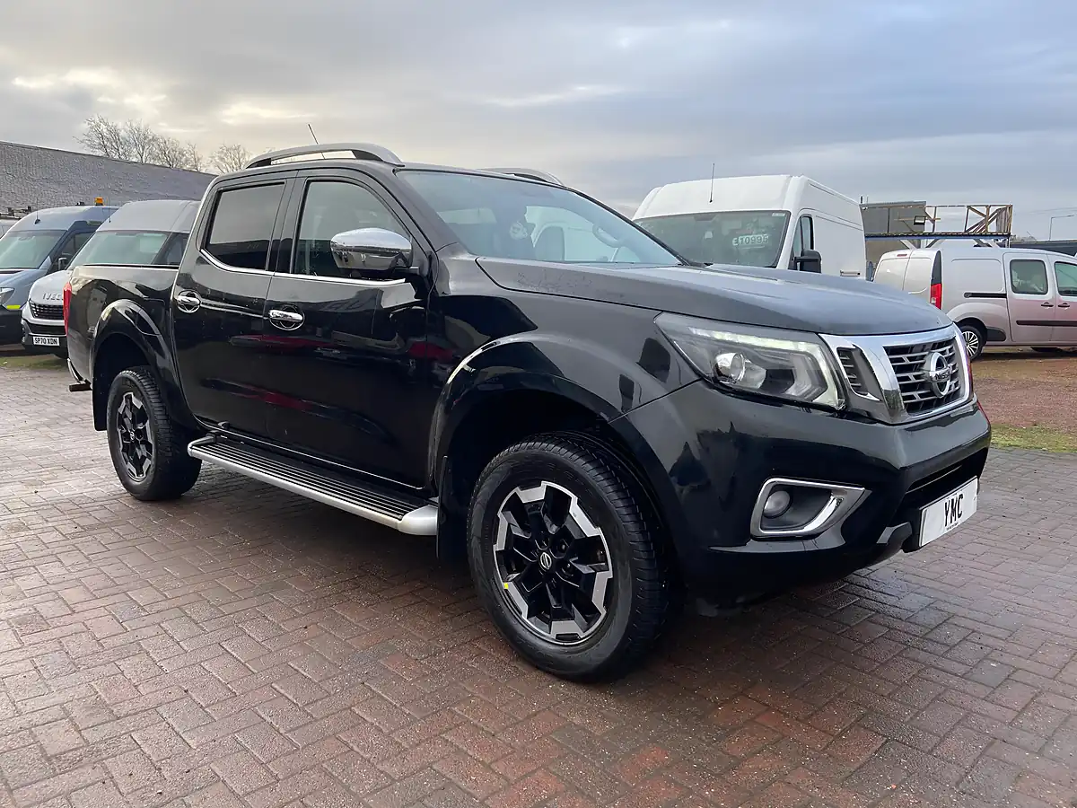 Used 2020 Nissan Navara Tekna Black - Interior and Exterior details 8