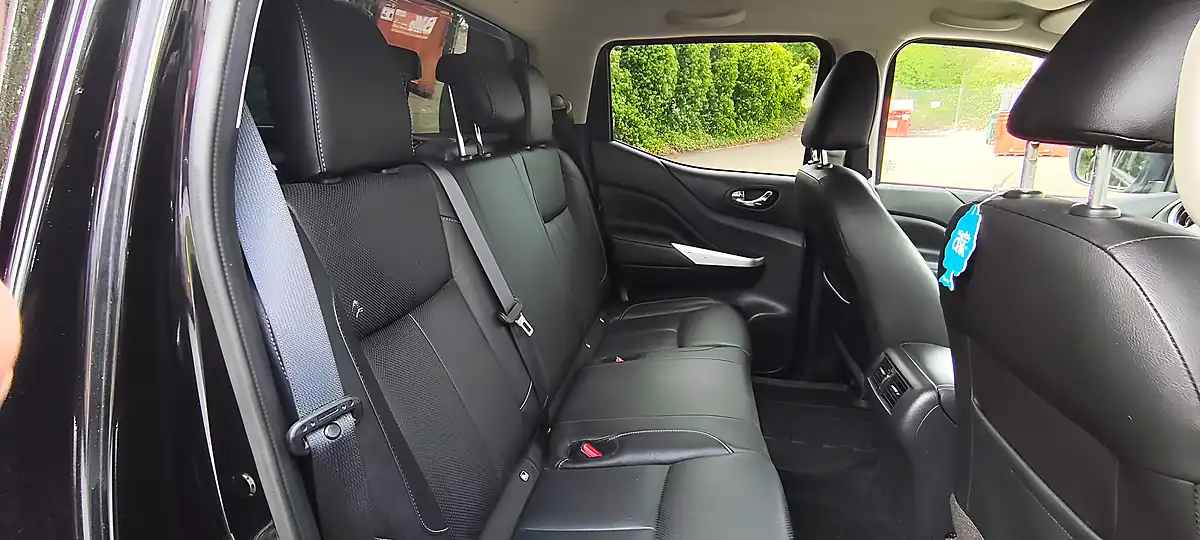 Used 2020 Nissan Navara Tekna Black - Interior and Exterior details 13