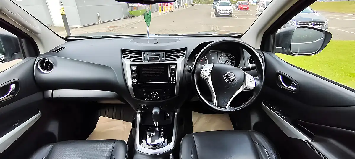 Used 2020 Nissan Navara Tekna Black - Interior and Exterior details 14