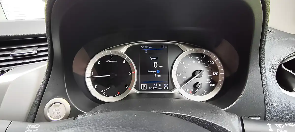 Used 2020 Nissan Navara Tekna Black - Interior and Exterior details 15