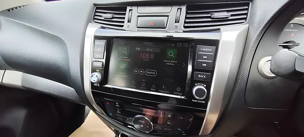 Used 2020 Nissan Navara Tekna Black - Interior and Exterior details 16