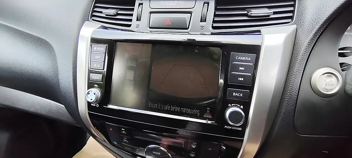 Used 2020 Nissan Navara Tekna Black - Interior and Exterior details 17