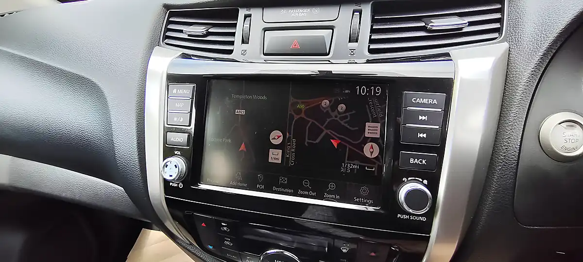 Used 2020 Nissan Navara Tekna Black - Interior and Exterior details 18