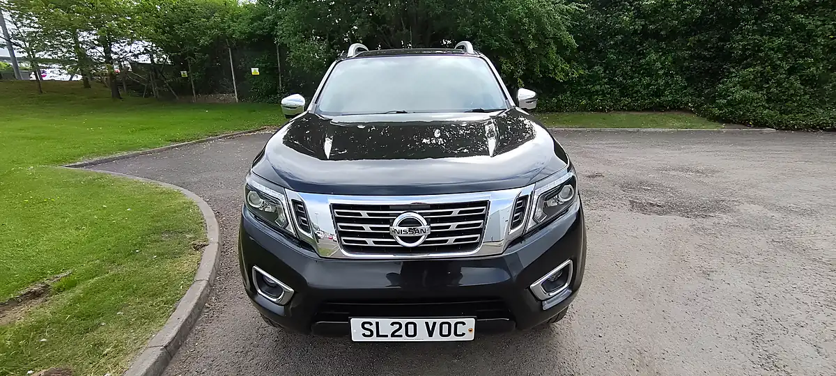 Used 2020 Nissan Navara Tekna Black - Interior and Exterior details 8