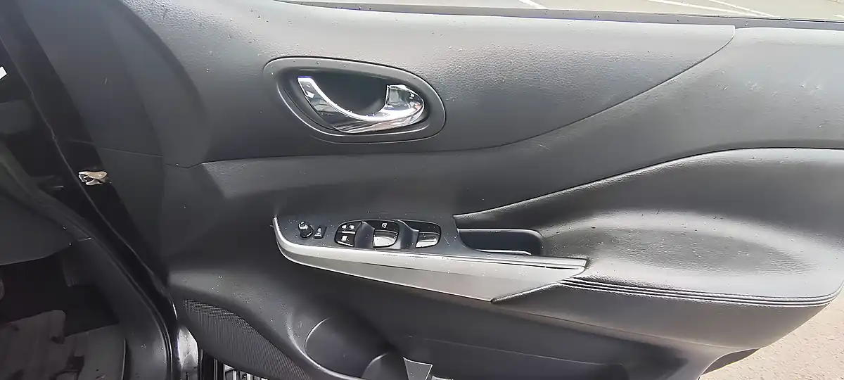 Used 2020 Nissan Navara Tekna Black - Interior and Exterior details 10