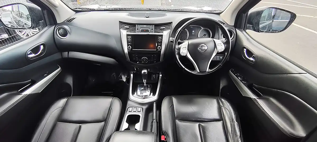 Used 2020 Nissan Navara Tekna Black - Interior and Exterior details 14