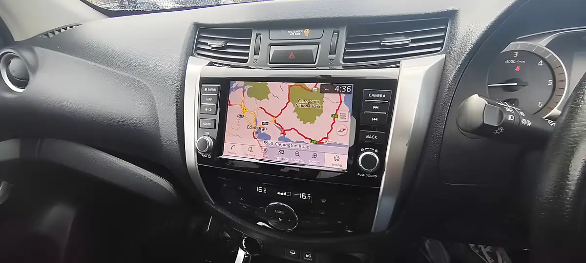 Used 2020 Nissan Navara Tekna Black - Interior and Exterior details 16