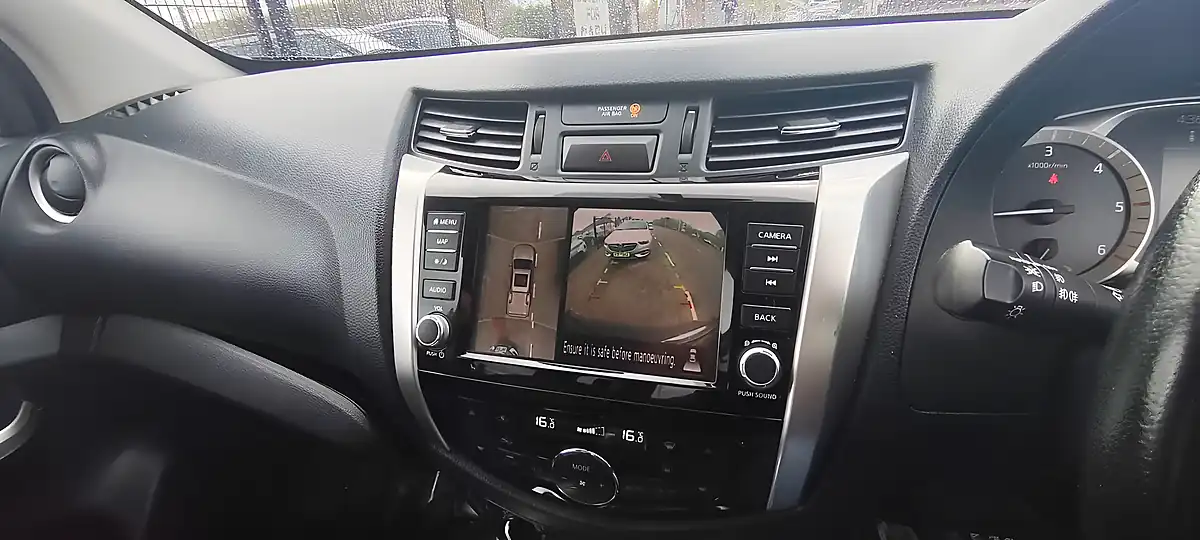 Used 2020 Nissan Navara Tekna Black - Interior and Exterior details 17
