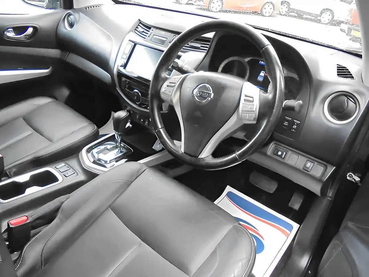 Used 2020 Nissan Navara Tekna Black - Interior and Exterior details 10