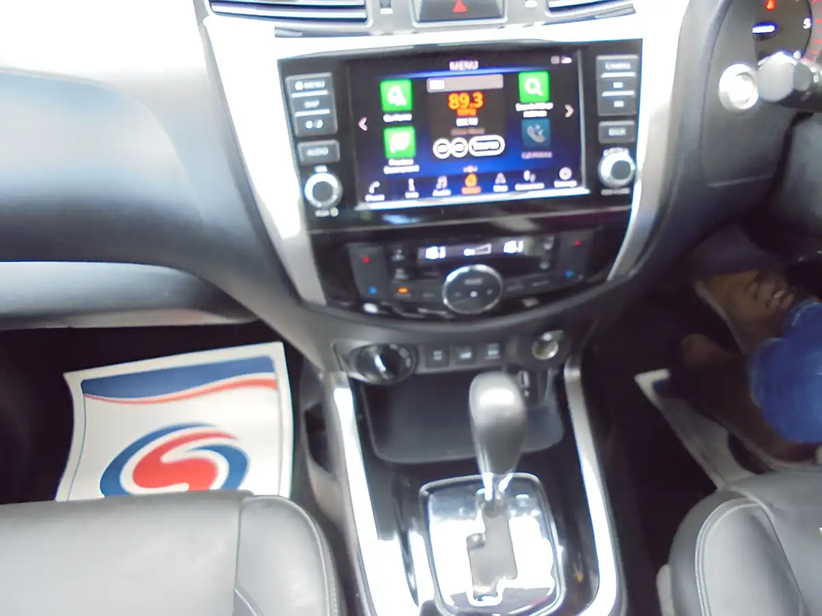 Used 2020 Nissan Navara Tekna Black - Interior and Exterior details 11