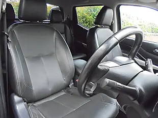Used 2020 Nissan Navara Tekna Black - Interior and Exterior details 12
