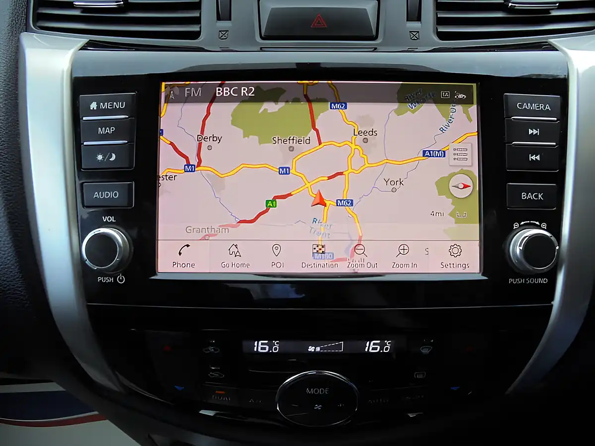 Used 2020 Nissan Navara Tekna Black - Interior and Exterior details 13