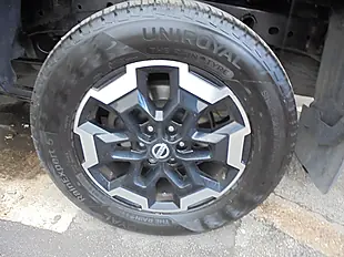 Used 2020 Nissan Navara Tekna Black - Interior and Exterior details 20