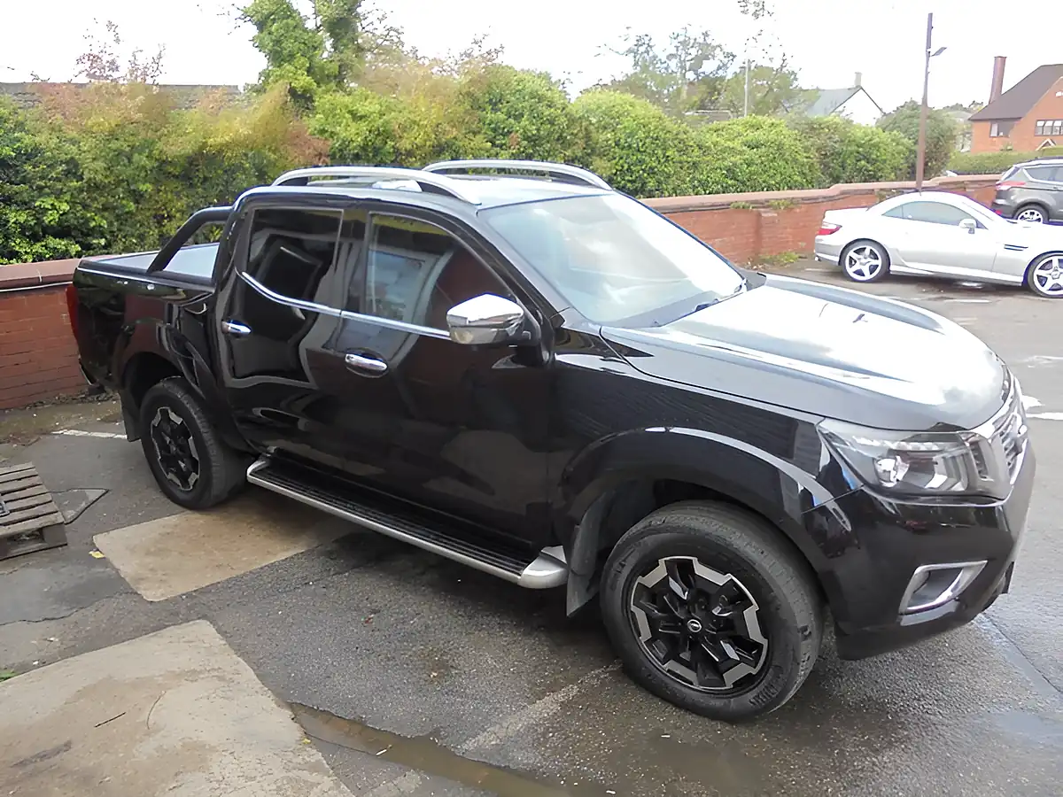 Used 2020 Nissan Navara Tekna Black - Interior and Exterior details 5