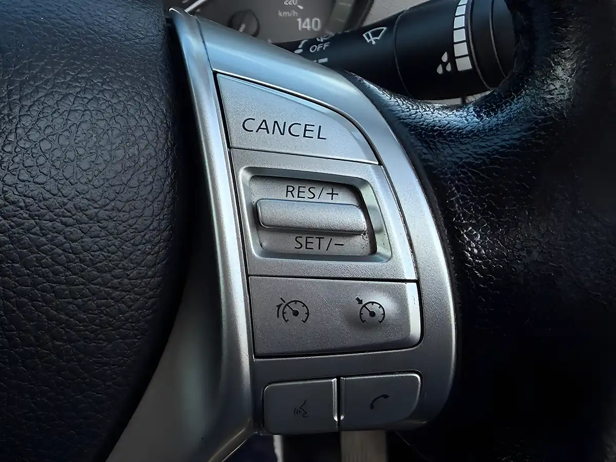 Used 2020 Nissan Navara Tekna Black - Interior and Exterior details 11