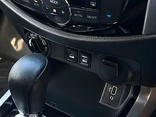 Used 2020 Nissan Navara Tekna Black - Interior and Exterior details 12