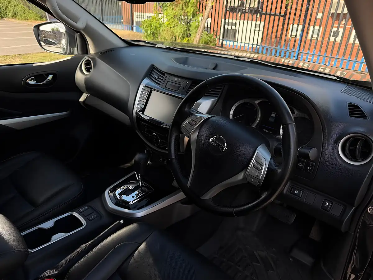 Used 2020 Nissan Navara Tekna Black - Interior and Exterior details 13