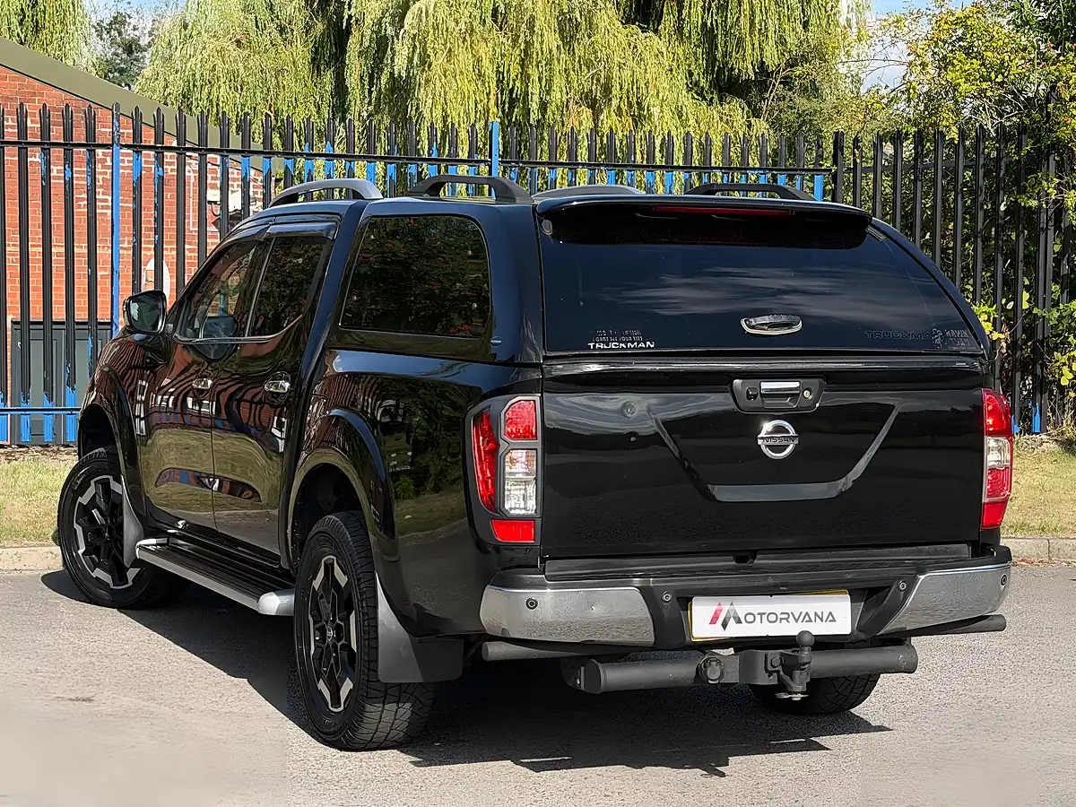 Used 2020 Nissan Navara Tekna Black - Interior and Exterior details 4