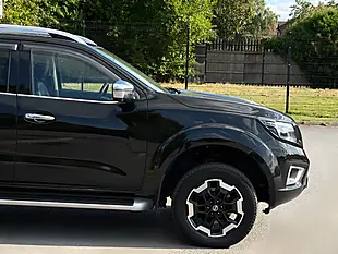 Used 2020 Nissan Navara Tekna Black - Interior and Exterior details 9