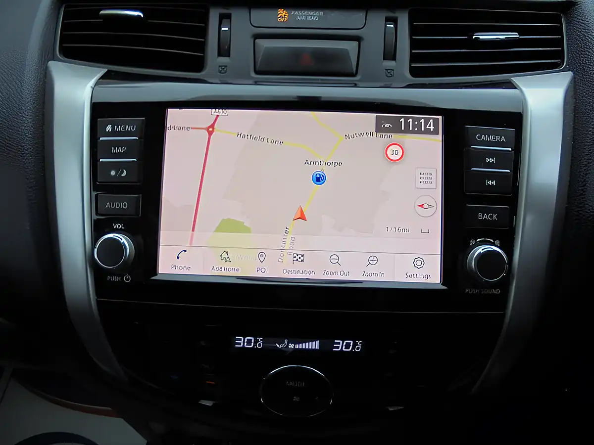 Used 2020 Nissan Navara Tekna Black - Interior and Exterior details 14