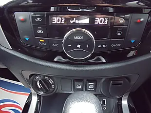 Used 2020 Nissan Navara Tekna Black - Interior and Exterior details 15