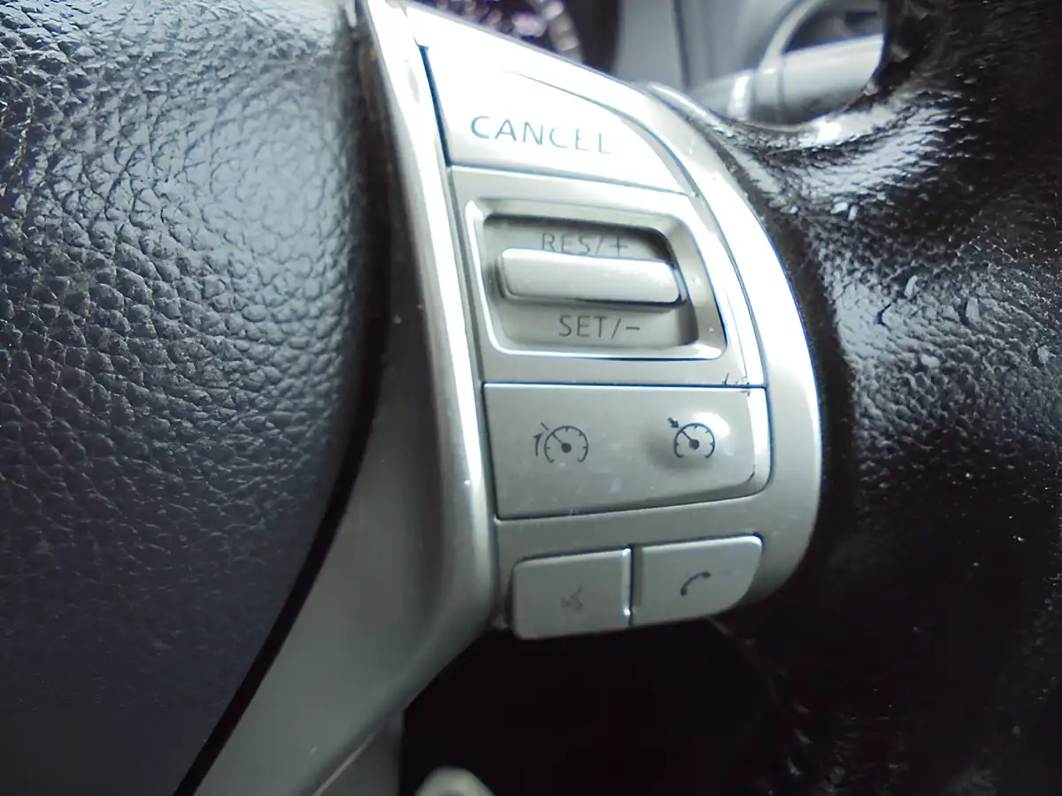 Used 2020 Nissan Navara Tekna Black - Interior and Exterior details 17