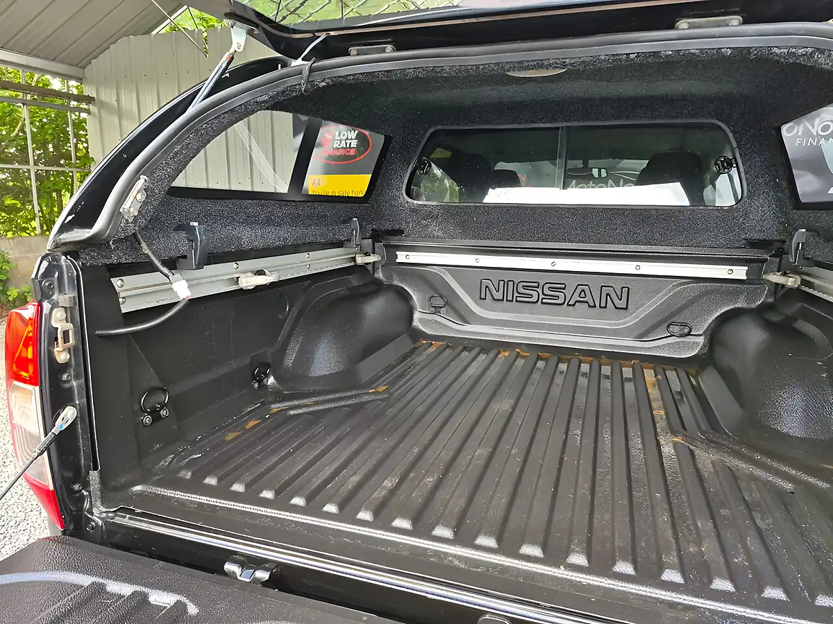 Used 2020 Nissan Navara Tekna Black - Interior and Exterior details 10