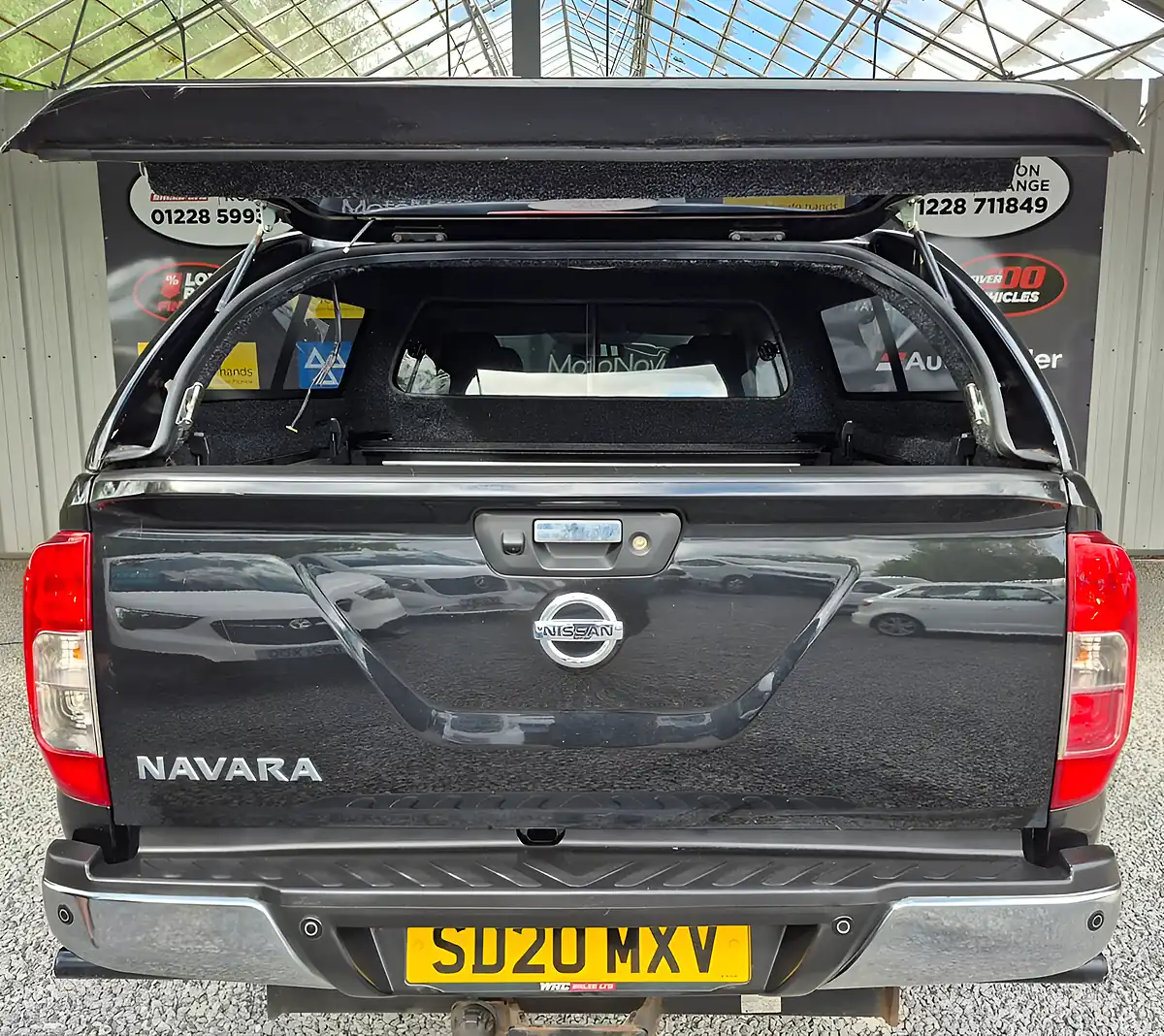 Used 2020 Nissan Navara Tekna Black - Interior and Exterior details 12