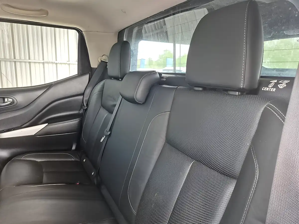 Used 2020 Nissan Navara Tekna Black - Interior and Exterior details 15