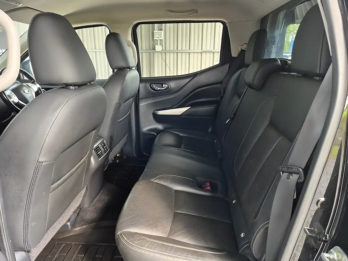 Used 2020 Nissan Navara Tekna Black - Interior and Exterior details 16