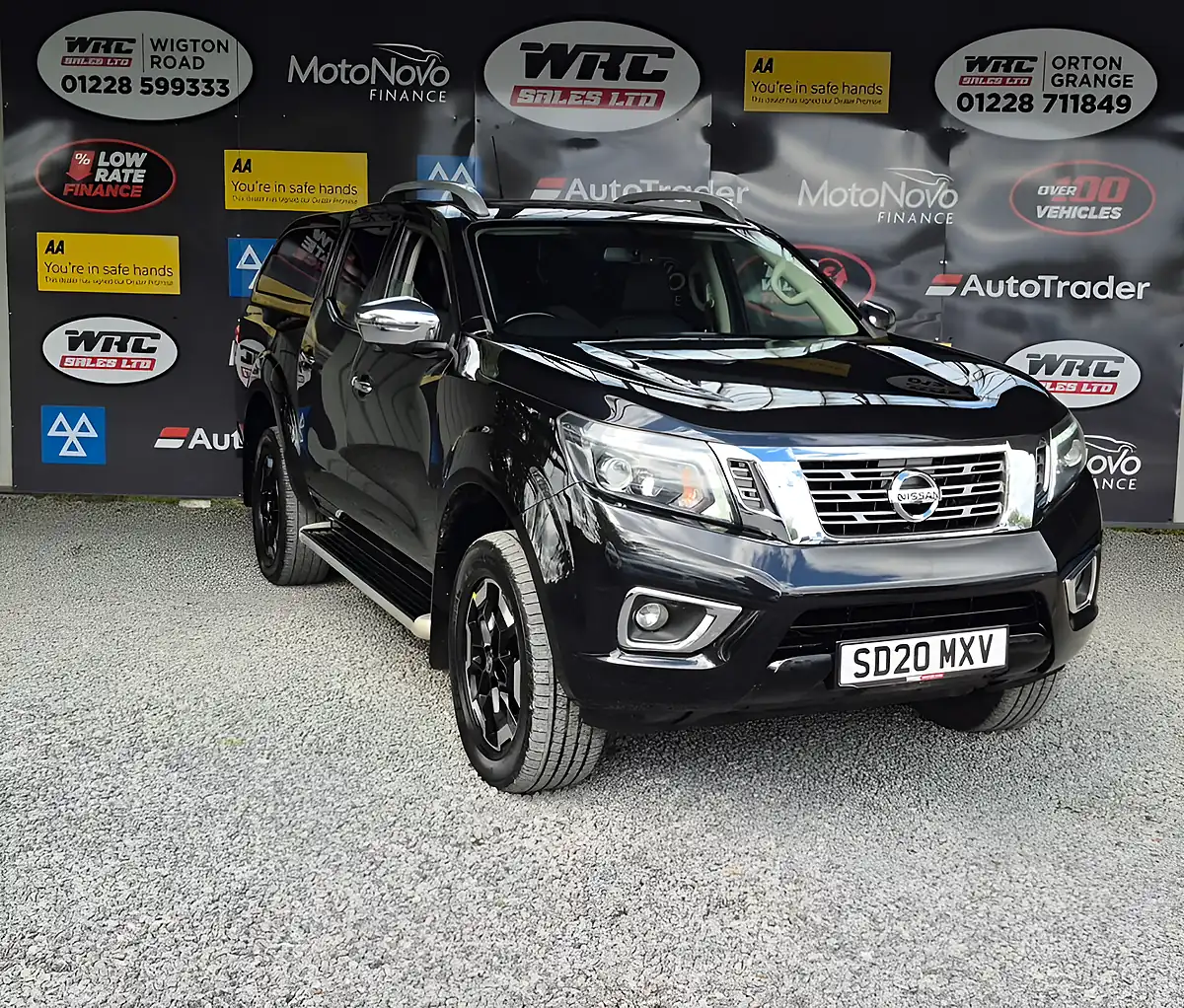 Used 2020 Nissan Navara Tekna Black - Interior and Exterior details 4