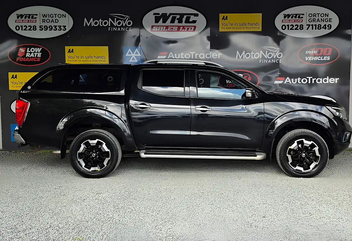 Used 2020 Nissan Navara Tekna Black - Interior and Exterior details 5