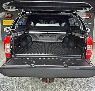 Used 2020 Nissan Navara Tekna Black - Interior and Exterior details 8