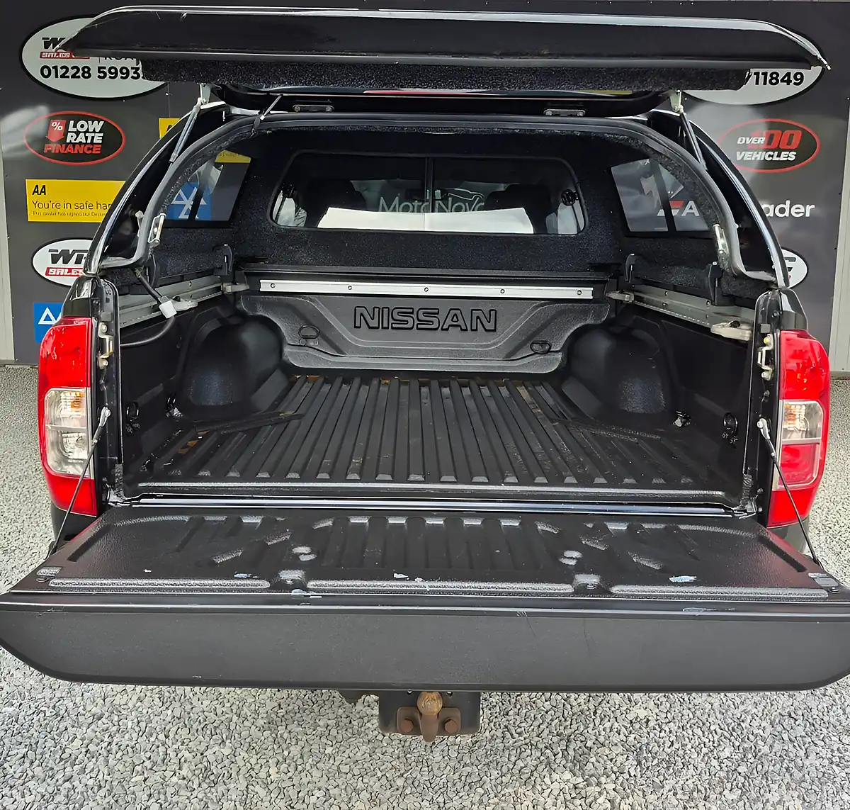 Used 2020 Nissan Navara Tekna Black - Interior and Exterior details 8