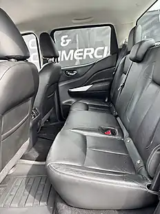 Used 2020 Nissan Navara Tekna Blue - Interior and Exterior details 11