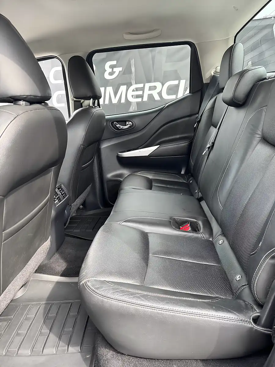Used 2020 Nissan Navara Tekna Blue - Interior and Exterior details 11