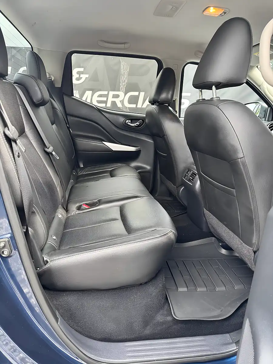 Used 2020 Nissan Navara Tekna Blue - Interior and Exterior details 12