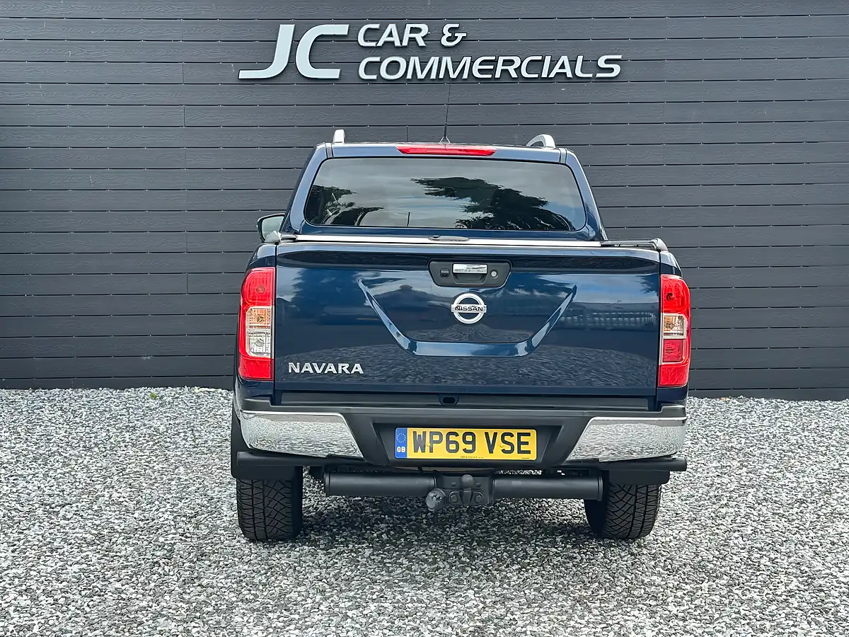 Used 2020 Nissan Navara Tekna Blue - Interior and Exterior details 4