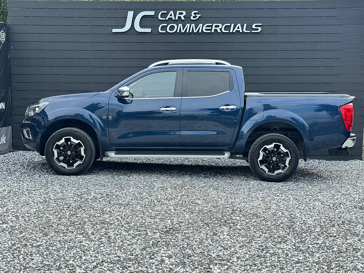 Used 2020 Nissan Navara Tekna Blue - Interior and Exterior details 6