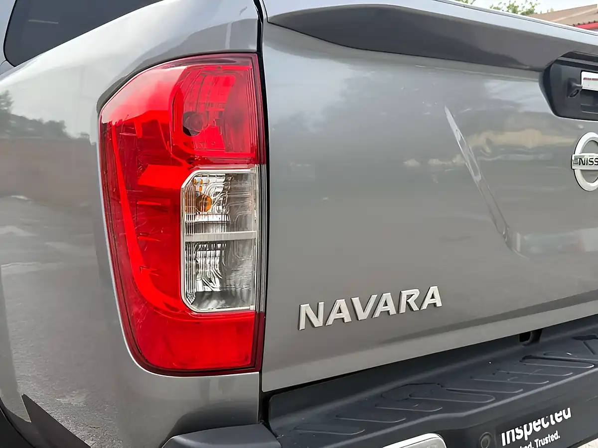 Used 2020 Nissan Navara Tekna Grey - Interior and Exterior details 12