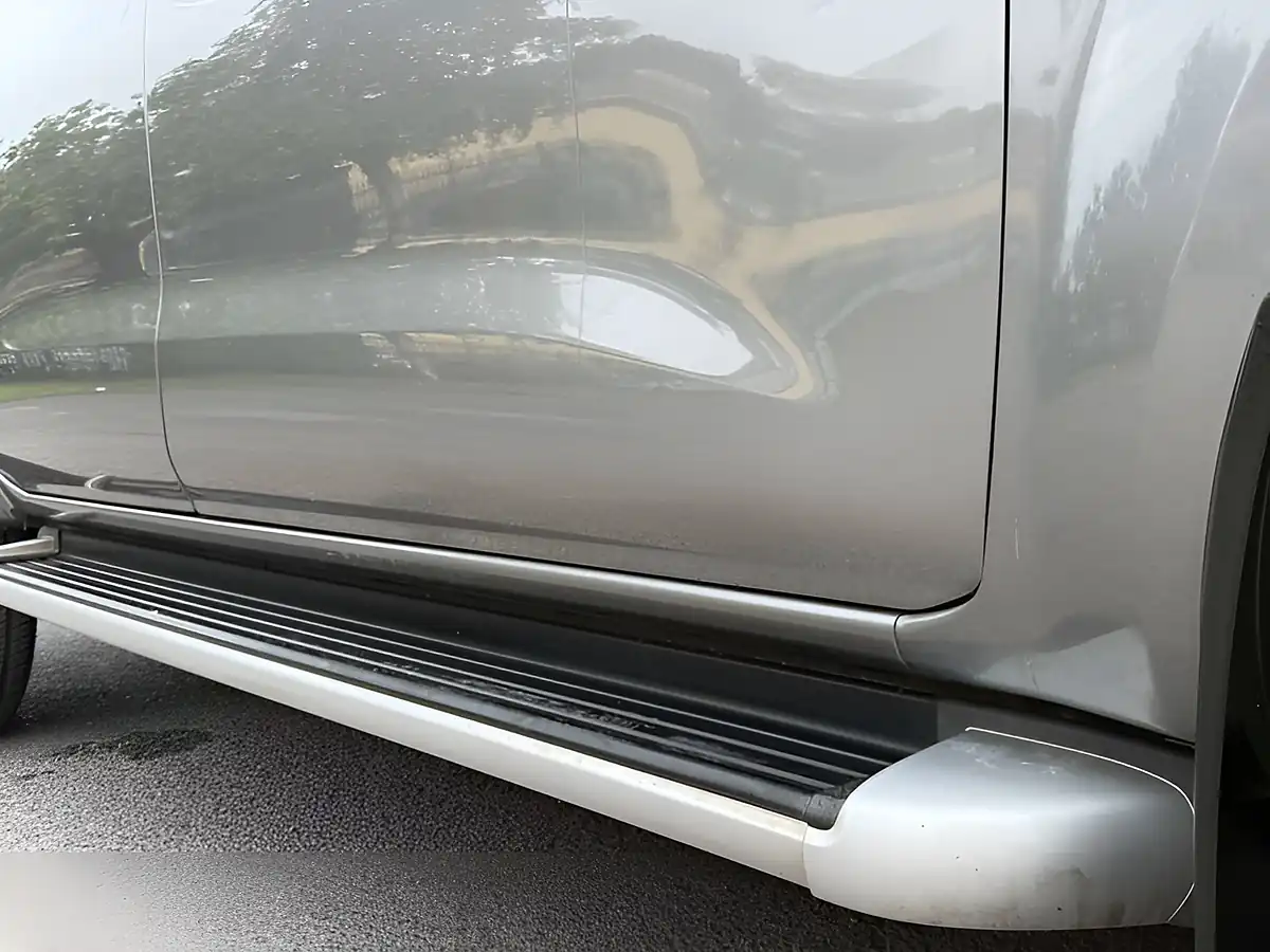 Used 2020 Nissan Navara Tekna Grey - Interior and Exterior details 16