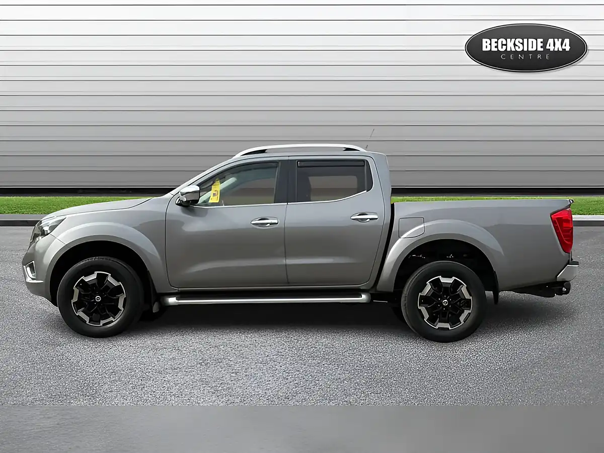 Used 2020 Nissan Navara Tekna Grey - Interior and Exterior details 6