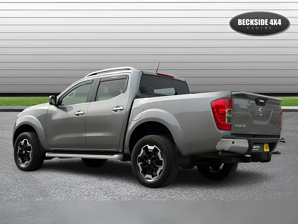 Used 2020 Nissan Navara Tekna Grey - Interior and Exterior details 7