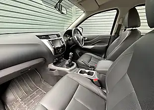 Used 2020 Nissan Navara Tekna Shr Dcb Black - Interior and Exterior details 11