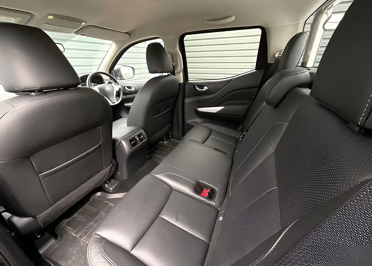 Used 2020 Nissan Navara Tekna Shr Dcb Black - Interior and Exterior details 14