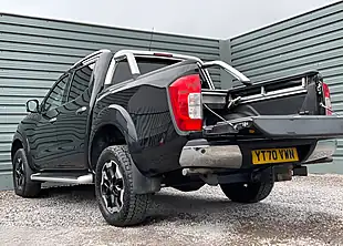 Used 2020 Nissan Navara Tekna Shr Dcb Black - Interior and Exterior details 17