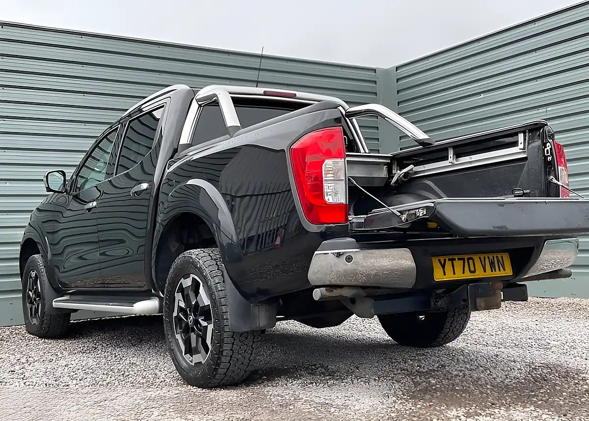 Used 2020 Nissan Navara Tekna Shr Dcb Black - Interior and Exterior details 17